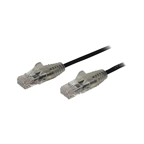 Ein schwarzes Netzwerkkabel mit zwei transparenten Steckern. Die Stecker sind im Detail zu sehen.