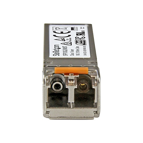 Ein SFP-Modul, silberfarbenes Metallgehäuse mit schwarzer Steckerseite und orangefarbener Sicherung. Beschriftung: StarTech, SFP10GLRMST, 10G 1310nm 2km.