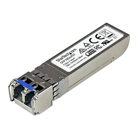 Ein silbernes SFP-Modul, beschriftet mit StarTech.com und technischen Daten, mit blauer Verriegelung.