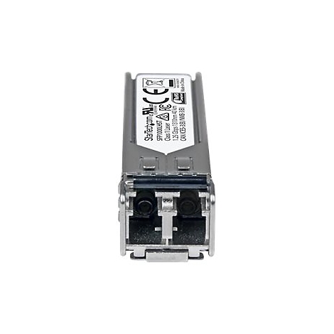 Ein silberner Netzwerkstecker mit schwarzen Anschlüssen. Aufschrift: StarTech.com.