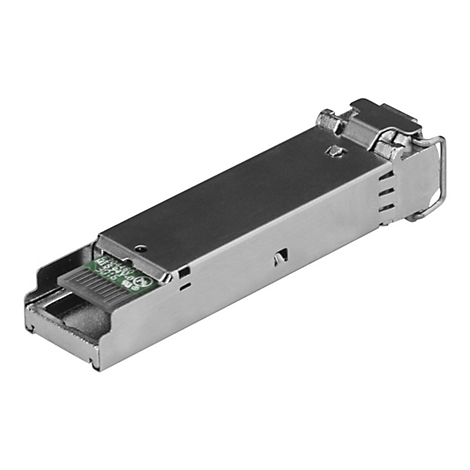 Ein silbernes Netzwerkmodul mit grünem Chip, Detailansicht. Auf dem Chip sind Zahlen und Buchstaben zu erkennen.