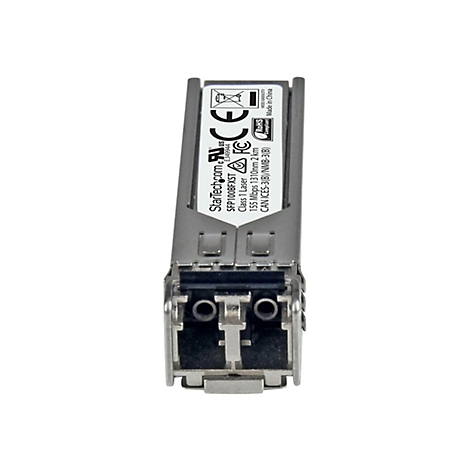 Nahaufnahme eines SFP-Transceivers. Aufschrift: StarTech.com, Modell SFP100BFXST, RoHS-konform.