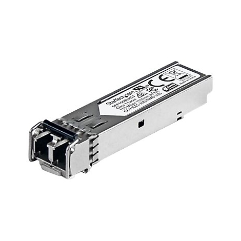 Ein silbernes SFP-Modul, beschriftet mit Produktinformationen und Logo, vor weißem Hintergrund.