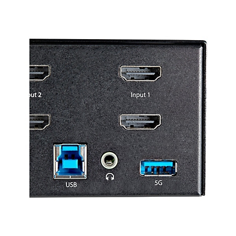 Nahaufnahme der RÃ¼ckseite eines schwarzen HDMI-Switches. HDMI-AnschlÃ¼sse, USB-AnschlÃ¼sse und Audioeingang.