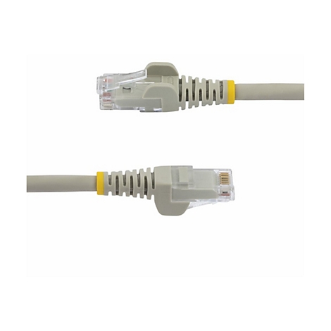 Zwei graue Ethernet-Kabel mit transparenten Steckern. Gelbe Akzente an den Kabelenden.