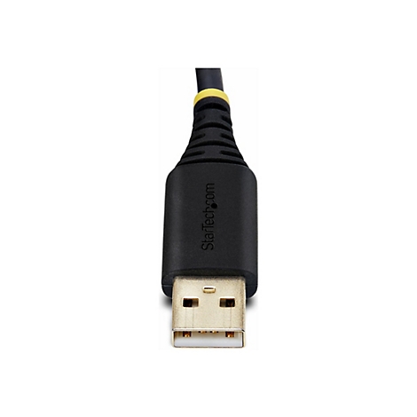 Gros plan d'un câble USB noir avec un connecteur doré ; le câble porte le logo StarTech.com.