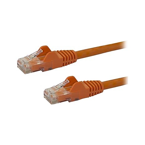 Zwei orangefarbene Ethernet-Kabel auf weißem Hintergrund. Die Stecker sind transparent, die Kabel selbst orange.