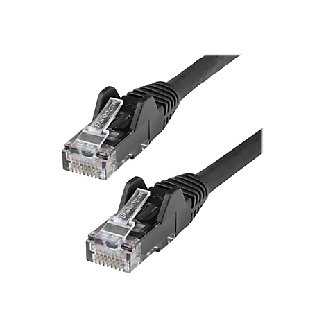 Zwei schwarze Netzwerkkabel mit Steckern von StarTech.com vor weißem Hintergrund.