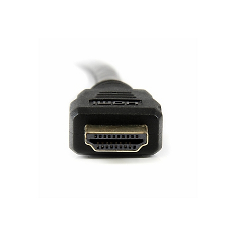 Nahaufnahme eines schwarzen HDMI-Kabels mit goldenen Kontakten, auf weißem Hintergrund.