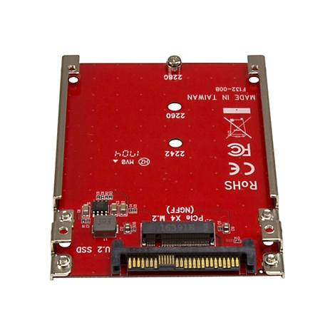 Gros plan sur une carte de circuit imprimé rouge avec des composants électroniques. Texte imprimé : MADE IN TAIWAN, U.2 SSD, PCle X4 M.2 (NGFF), RoHS, CE.