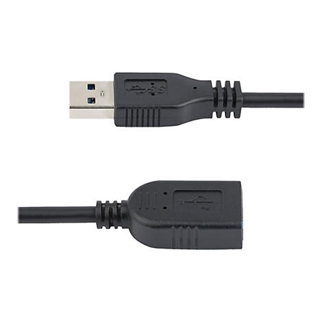 Câble USB noir avec prise USB-A et prise USB, toutes deux avec symbole USB. Sur fond blanc.