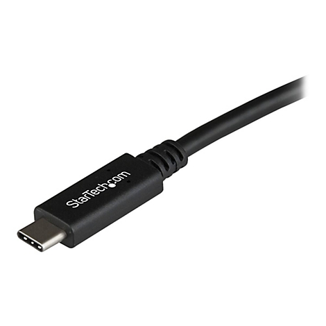 Gros plan d'un câble USB-C noir avec le logo StarTech.com. Sur fond blanc.