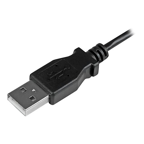 Gros plan d'un câble USB noir, incliné vers la caméra. Le connecteur USB est argenté et de forme rectangulaire.