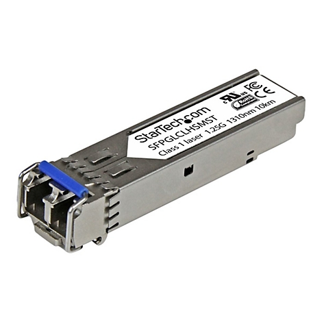 Ein silberner SFP-Transceiver mit blauem Clip und Beschriftung: StarTech.com SFPGLCLHSMST. Aufkleber mit FCC- und CE-Kennzeichen.