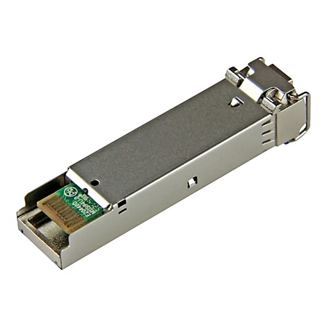 Ein silberner SFP-Transceiver, einsteckbar. Mit kleinen Leiterplatten und Beschriftung.