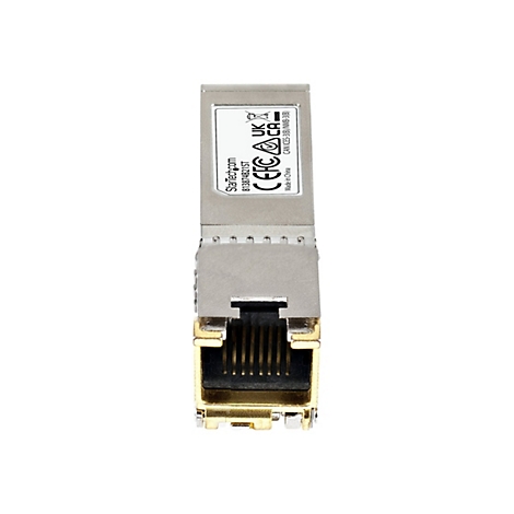 Metallischer Netzwerkadapter im Detail. Der Adapter hat einen goldenen Anschluss und einen Aufkleber mit Produktinformationen.