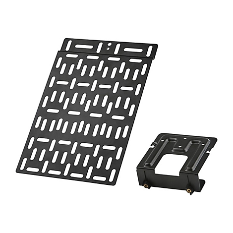 Schwarze Metallplatte mit Lochmuster und eine kleinere, rechteckige Halterung.