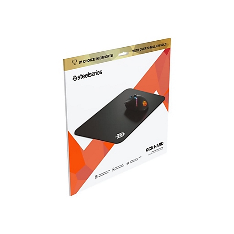 Produktverpackung mit Gaming-Maus und Mauspad. Aufschrift: "#1 Choice in Esports", "Steelseries", "QCK Hard". Schwarzes Mauspad, schwarze Maus mit RGB-Beleuchtung.