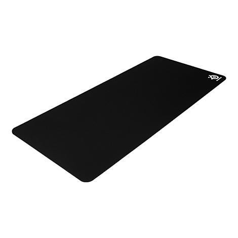 Schwarzes rechteckiges Mousepad mit weiÃŸem Firmenlogo in der Ecke.