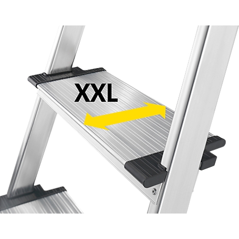 Detail of a ladder. Tread with XXL lettering, yellow arrow indicates the width.