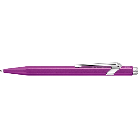 Photo détaillée d'un stylo à bille violet avec un clip argenté.