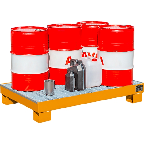 Yellow oil pan with barrels and canisters. Lettering A. White, red, black. Cylindrical metal cup.