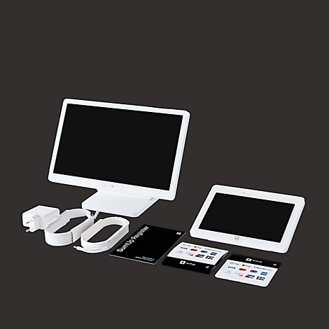 Ein weißes SumUp Kassensystem-Set mit Bildschirm, Kundendisplay, Kabeln und Informationskarten auf dunklem Hintergrund.