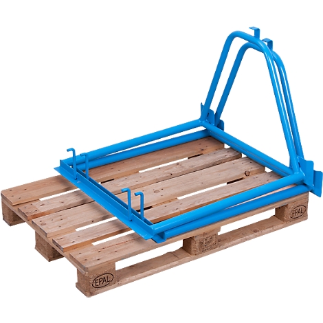 Cadre en acier bleu fixé sur une euro-palette. La palette porte un tampon EPAL.