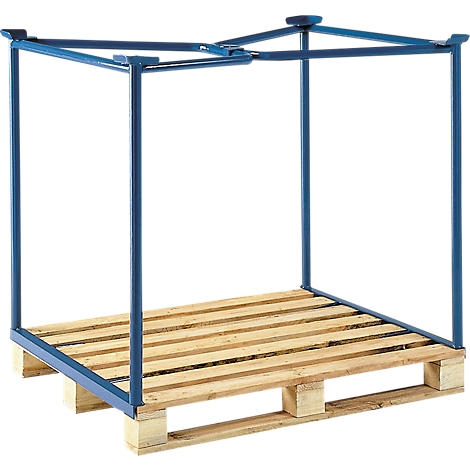 Une structure métallique bleue reposant sur une palette en bois. La structure a une forme rectangulaire avec un cadre supérieur ouvert.