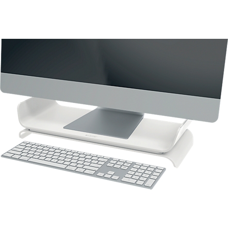 Un support d'écran blanc tenant un écran et un clavier.