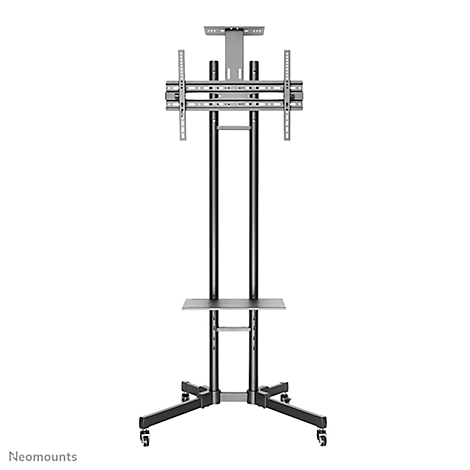 Support TV noir avec roulettes, support pour l'écran et étagère. Sur fond blanc.