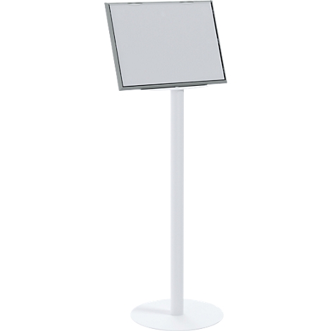 Un présentoir d'informations sur pied avec une base blanche, une tige blanche et un cadre rectangulaire gris pour affiches.