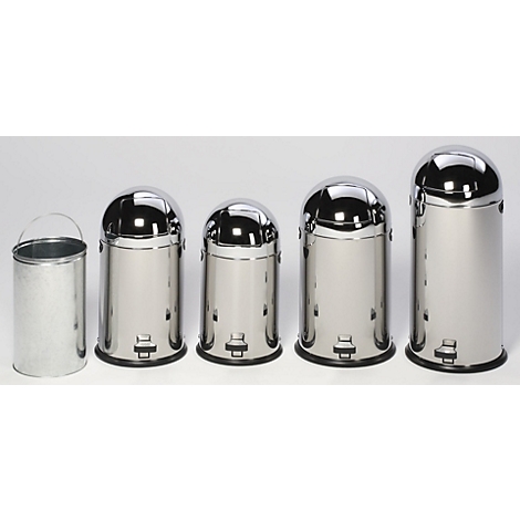 Cinq poubelles de différentes tailles sur fond blanc. Les boîtes et les couvercles brillent, une avec une poignée.