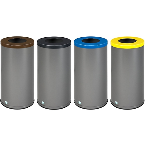 Quatre poubelles grises et cylindriques avec des couvercles marron, noirs, bleus et jaunes. Chaque poubelle a une ouverture ronde.