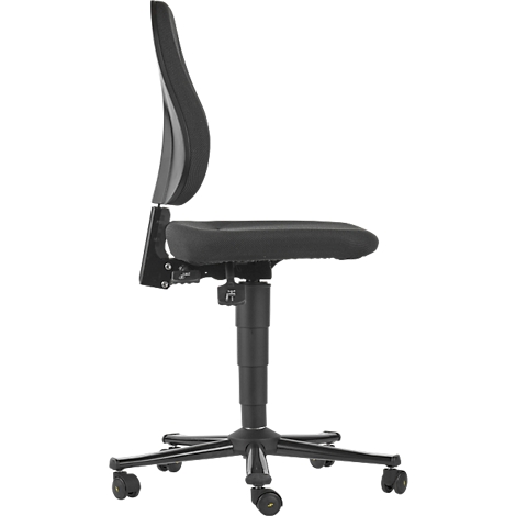 Black office chair in profile. The backrest is curved, the seat padded. With castors and height adjustable.