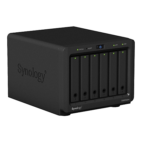 Schwarzes NAS-System von Synology mit fünf Festplatteneinschüben und LED-Anzeigen.