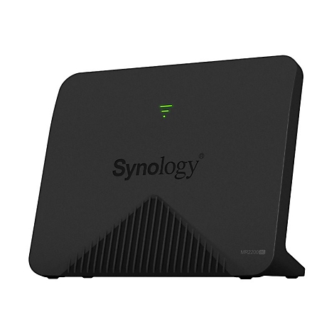 Schwarzer WLAN-Router von Synology, mit grünem Signal-Licht. Aufschrift Synology, Modell MR2200ac.