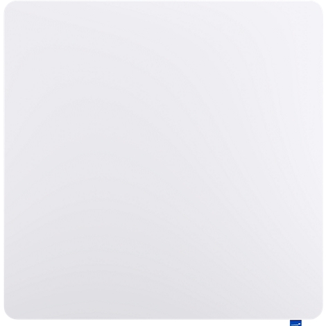 Tableau blanc rectangulaire aux coins arrondis. Une petite étiquette bleue en bas à droite.
