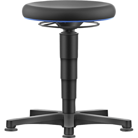 Chaise de travail noire réglable en hauteur. L'assise et le pied sont noirs, un anneau bleu entoure l'assise.