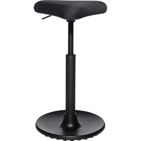 Tabouret debout noir réglable en hauteur. Le tabouret a une base ronde, une colonne et une assise en forme de selle.