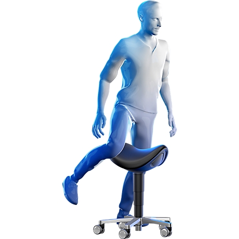 Hombre sombreado en azul sentado en una silla ergonómica. Una pierna estirada, la otra doblada.