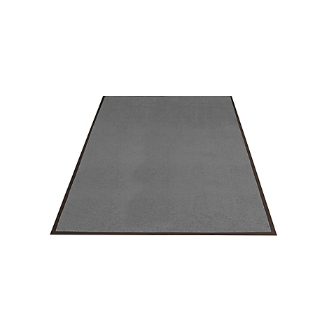 Tapis gris rectangulaire avec une bordure gris foncé sur fond blanc.