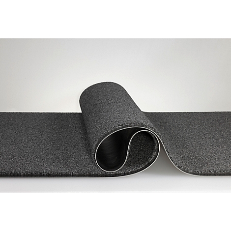 Un chemin de tapis gris foncé enroulé en forme de S, devant un fond clair.