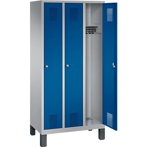 Taquilla Evolo S 3000, acero, 3 compartimentos, cerradura de cilindro, aluminio blanco RAL 9006/azul genciana RAL 5010