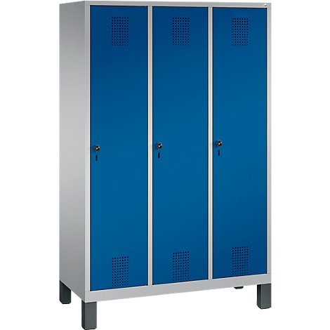Taquilla Evolo S 3000, acero, con patas, 3 compartimentos, cierre de pasador giratorio de seguridad, aluminio blanco RAL 9006/azul genciana RAL 5010
