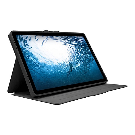 Ein schwarzes Tablet in einer grauen Schutzhülle. Auf dem Bildschirm ist eine Unterwasseransicht mit Menschen und Fischen zu sehen.