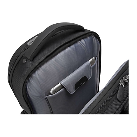 Schwarzer Rucksack, Innenansicht: Tablet in der Tasche. Graues Innenfutter, schwarzer Griff und ReiÃŸverschluss.