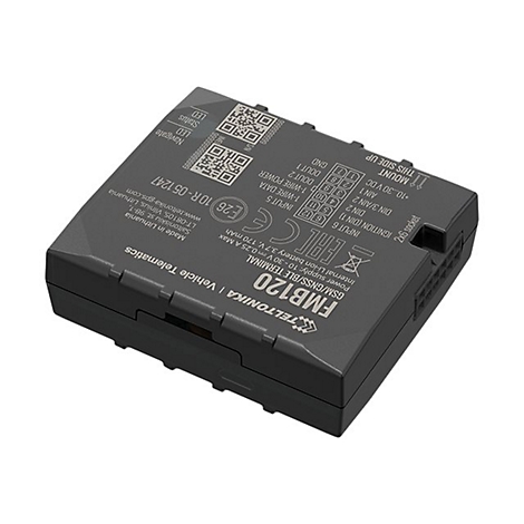 Dunkelgraues GPS-Gerät mit Anschlüssen, Beschriftungen und einem QR-Code. Aufschrift: FMB120, Teltonika. Kleiner, rechteckiger Kasten.