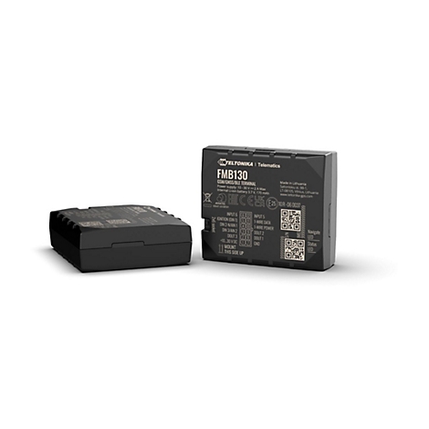 Zwei schwarze GPS-Tracker mit Aufschriften. Einer liegt, der andere steht aufrecht.