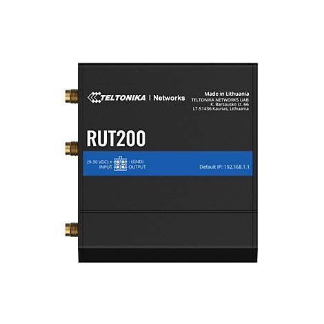 Schwarzes RUT200-Gerät mit Logos und Text. Es hat drei goldene Anschlüsse und blaue Details mit technischen Informationen.